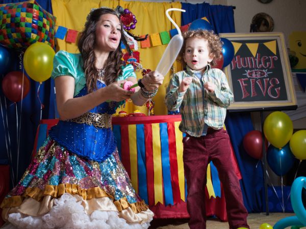 Balloon Twisting Animals Kids Party Entertainer Happily Ever Laughter
